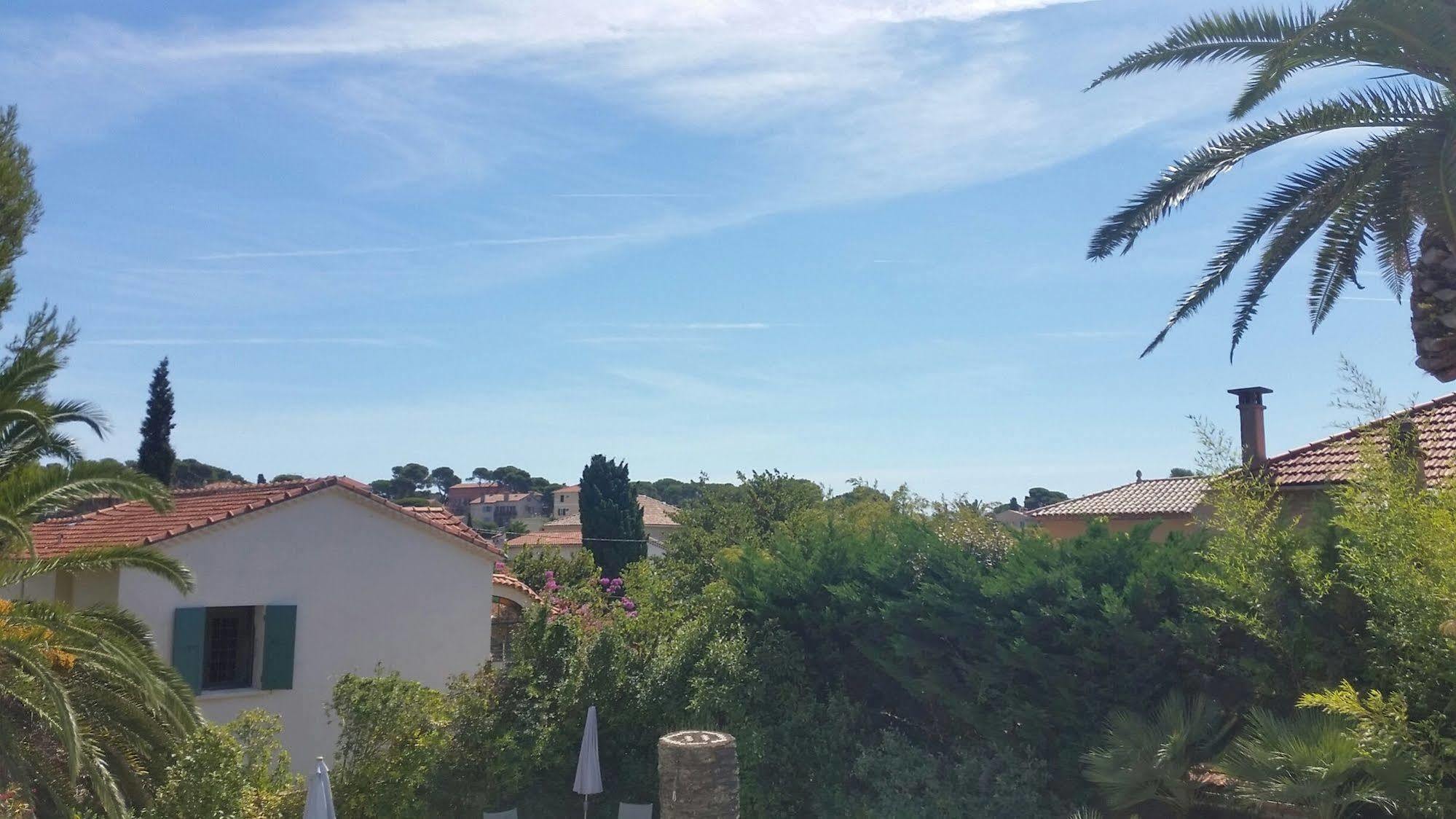 Le Synaya Hotell Sanary-sur-Mer Exteriör bild