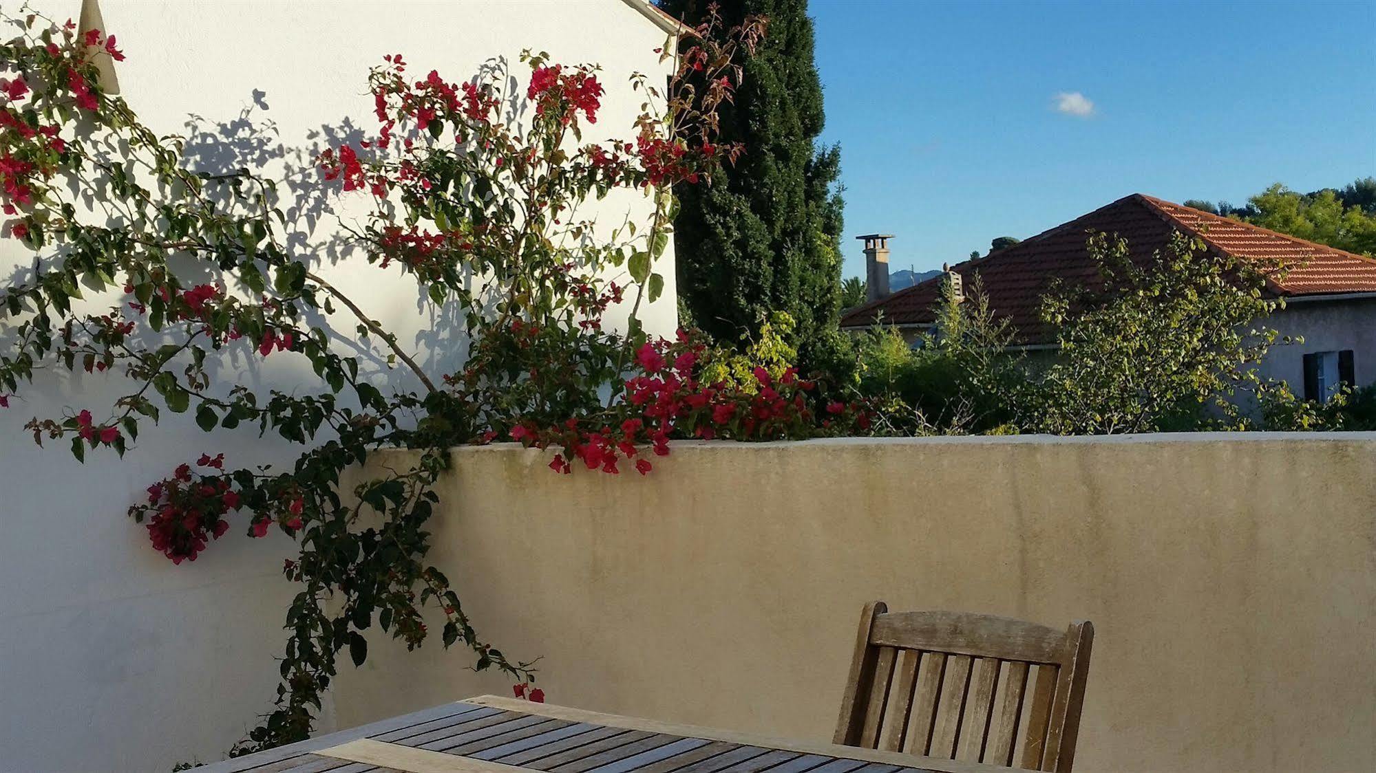 Le Synaya Hotell Sanary-sur-Mer Exteriör bild